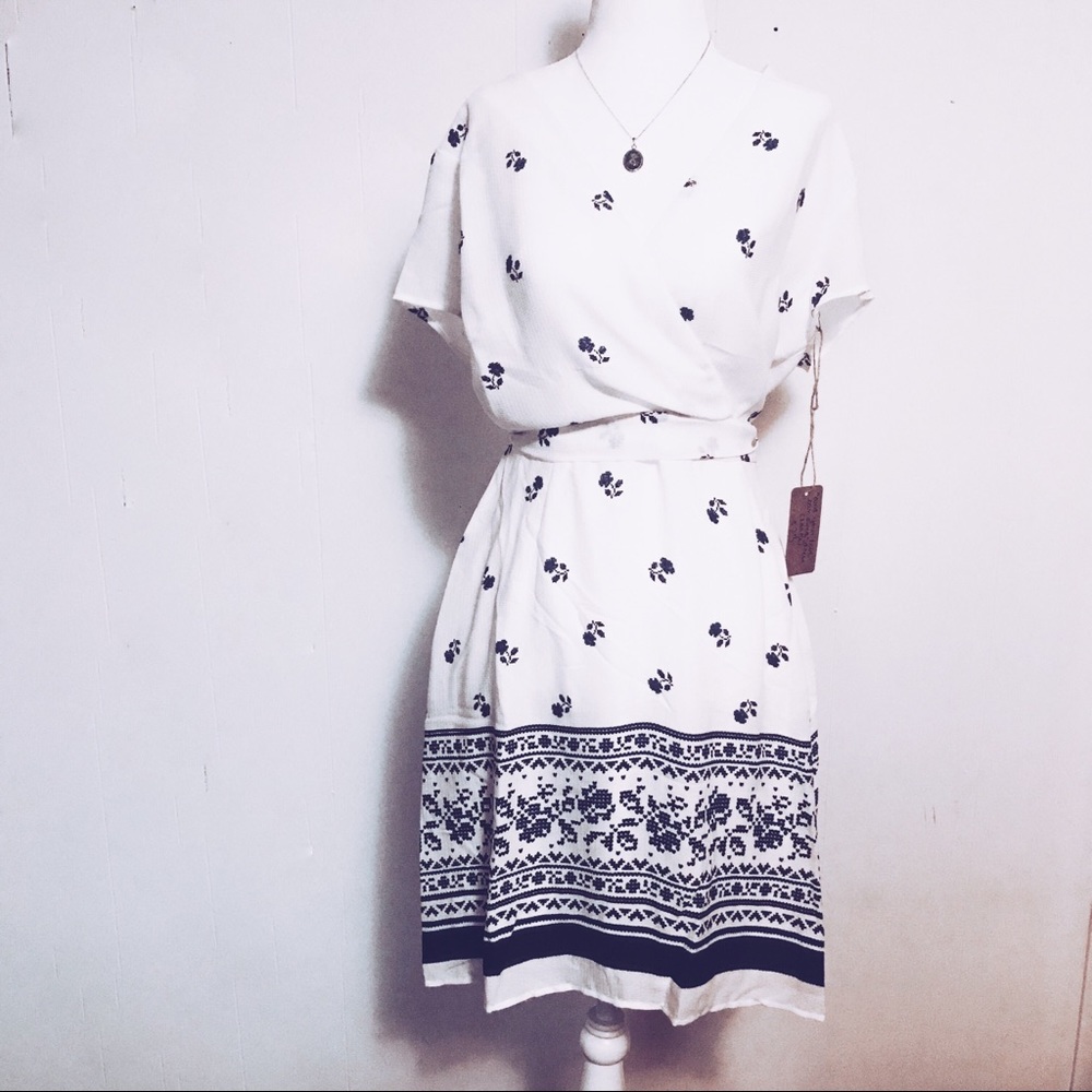 Vintage-Inspired Draped Back Floral Dress